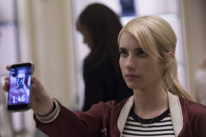 Emma Roberts (Vee)