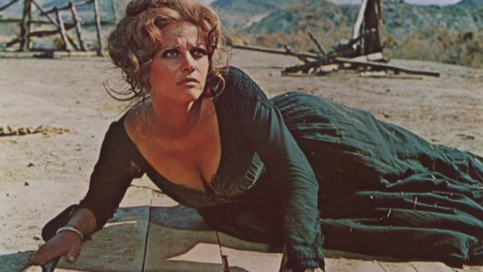 Claudia Cardinale (Jill McBain)