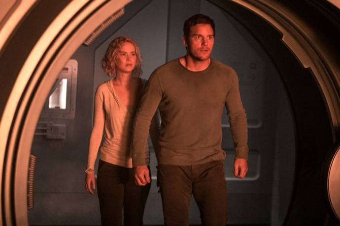 Jennifer Lawrence (Aurora) en Chris Pratt (Jim Preston)