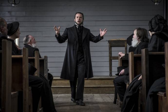 Guy Pearce (The Reverend)