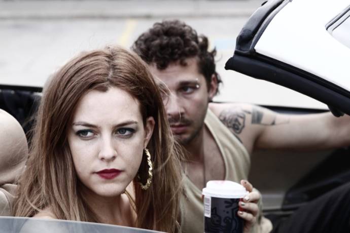 Riley Keough (Krystal) en Shia LaBeouf (Jake)