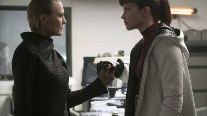 Robin Wright en Sylvia Hoeks