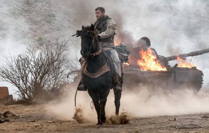 Chris Hemsworth (Captain Mitch Nelson) in 12 Strong