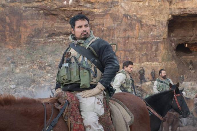 Michael Peña (Sgt First Class Sam Diller) in 12 Strong