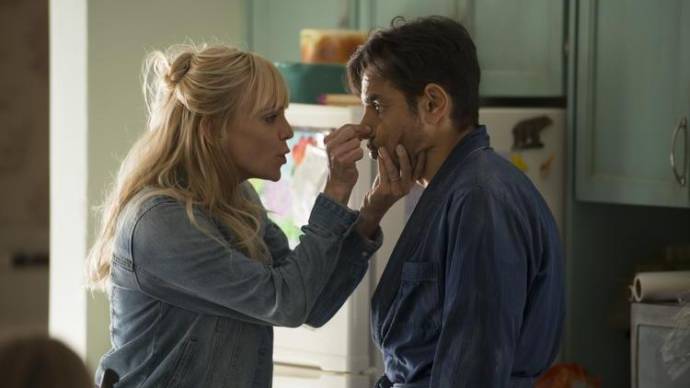 Anna Faris (Kate) en Eugenio Derbez (Leonardo)