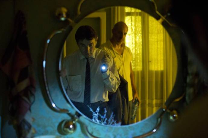 Antonio de la Torre (Luis Velarde) en Roberto Álamo (Javier Alfaro)