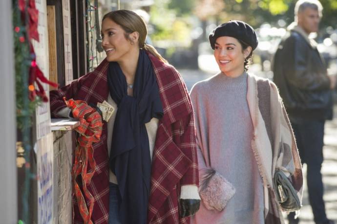 Jennifer Lopez (Maya) en Vanessa Hudgens (Zoe) in Second Act