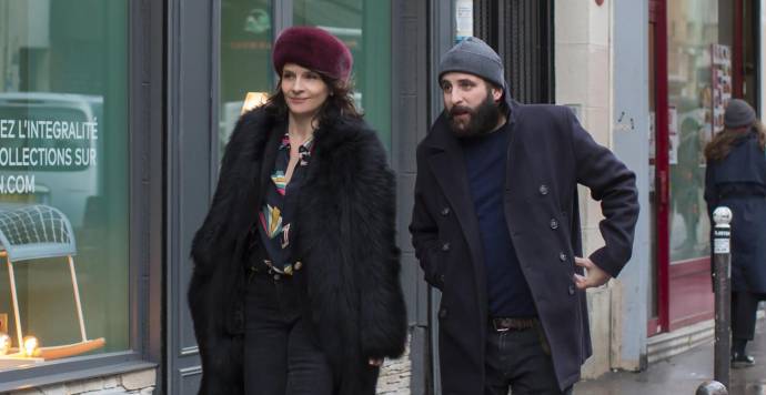 Juliette Binoche (Selena) en Vincent Macaigne (Léonard) in Doubles vies