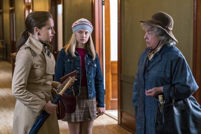 Felicity Jones (Ruth Bader Ginsburg), Cailee Spaeny (Jane Ginsburg) en Kathy Bates (Dorothy Kenyon) in Ladies Night: On the Basis of Sex