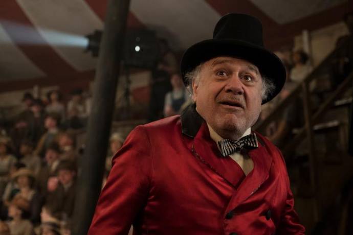 Danny DeVito (Max Medici) in Ladies Night: Dumbo