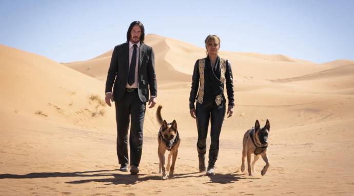 Keanu Reeves (John Wick) en Halle Berry (Sofia) in John Wick 3: Parabellum