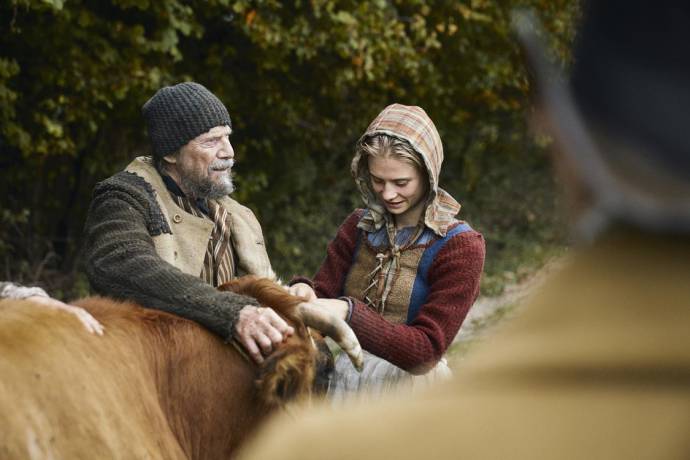 Jesper Christensen (Jens) en Clara Rosager (Signe)