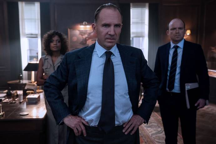 Ralph Fiennes (M) in No Time to Die 4D