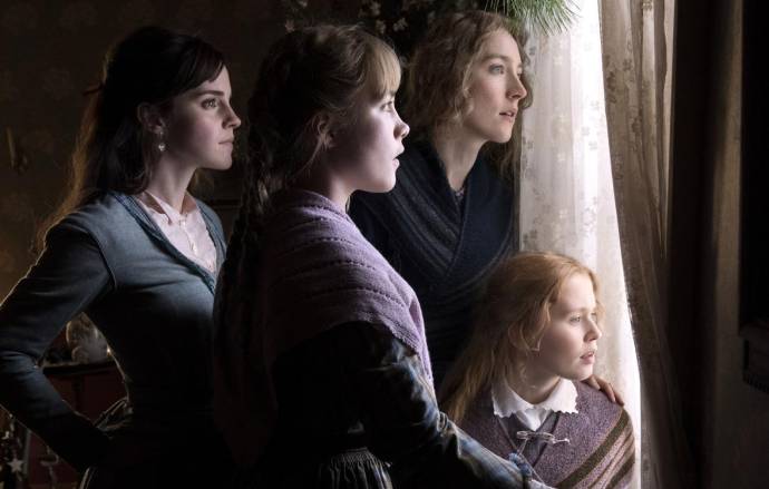 Emma Watson (Meg March), Florence Pugh (Amy March), Saoirse Ronan (Jo March) en Eliza Scanlen (Beth March)