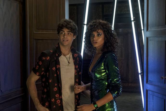 Noah Centineo (Langston) en Ella Balinska (Jane Kano)