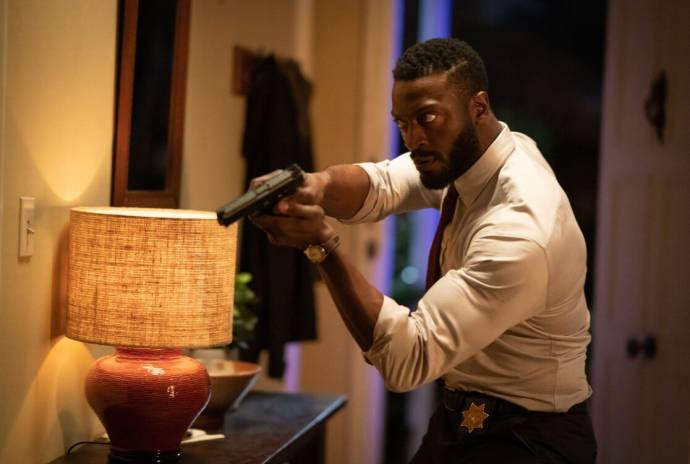 Aldis Hodge (James)