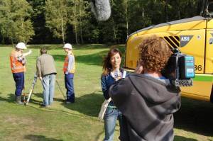 Reporter Suzy helpt Ernst en Bobbie het bos te redden