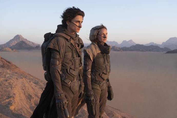 Timothée Chalamet (Paul Atreides) en Rebecca Ferguson (Lady Jessica) in Dune 3D