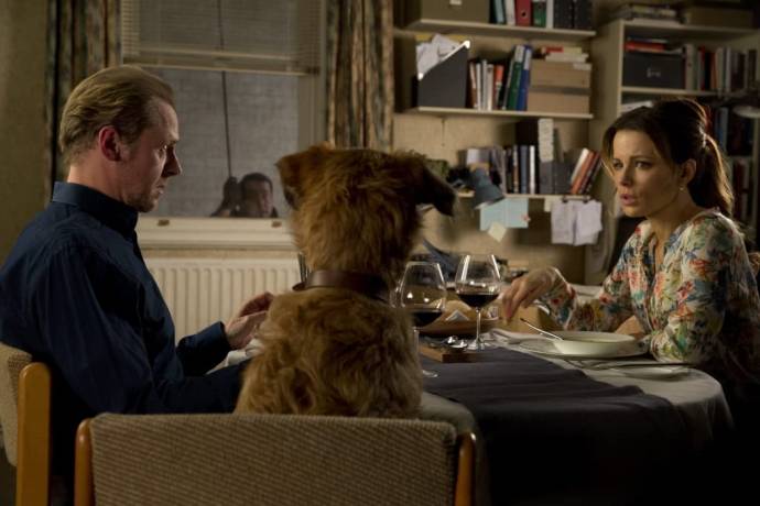 Simon Pegg (Neil), Rob Riggle (Grant), Mojo (Dennis the Dog) en Kate Beckinsale (Catherine)