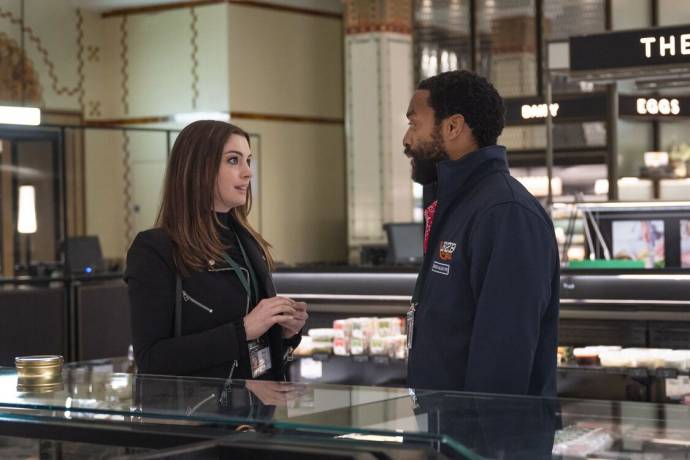 Anne Hathaway (Linda) en Chiwetel Ejiofor (Paxton)