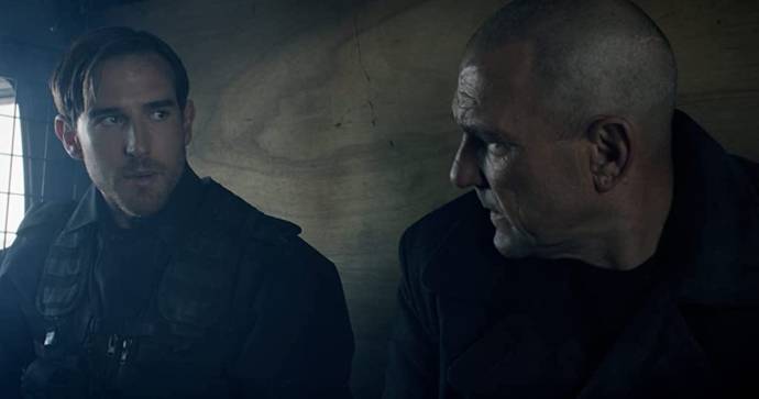 Sam Benjamin (Shapiro) en Vinnie Jones (Sean Teague)