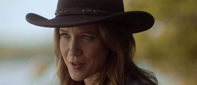 Jessy Schram (Shayna Judson) in Love Song