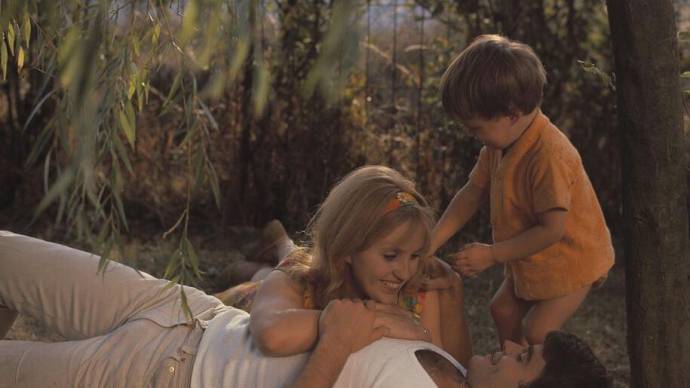 Claire Drouot (Therese (as Sa femme Claire)), Jean-Claude Drouot (François) en Sandrine Drouot (Gisou (as Leurs enfants))