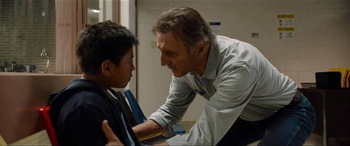 Jacob Perez (Miguel) en Liam Neeson (Jim)