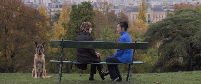 Isabelle Huppert (Patience Portefeux) en Nadja Nguyen (Colette Fo)