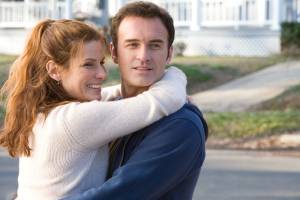 Sandra Bullock (Linda Quinn Hanson) en Julian McMahon (Jim Hanson) in Premonition