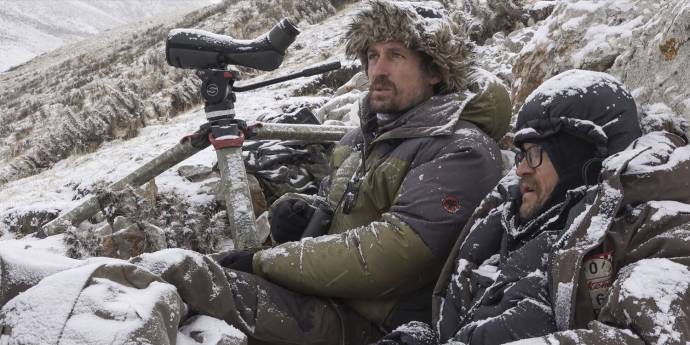 Vincent Munier (Self) en Sylvain Tesson (Self) in The Velvet Queen