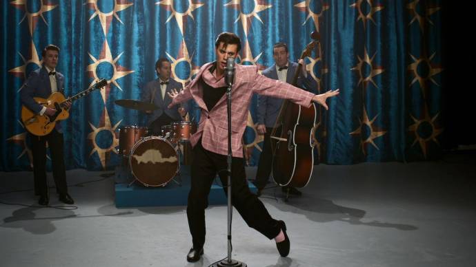 Austin Butler (Elvis) in Elvis