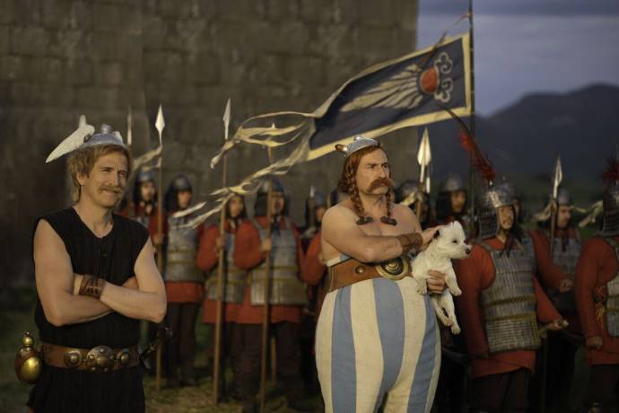 Guillaume Canet (Astérix) en Gilles Lellouche (Obélix) in Astérix & Obélix: L'Empire du Milieu