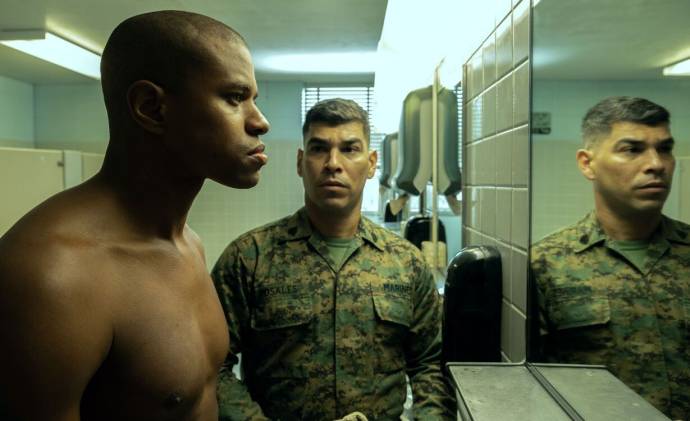 Jeremy Pope (Ellis French) en Raúl Castillo (Rosales)