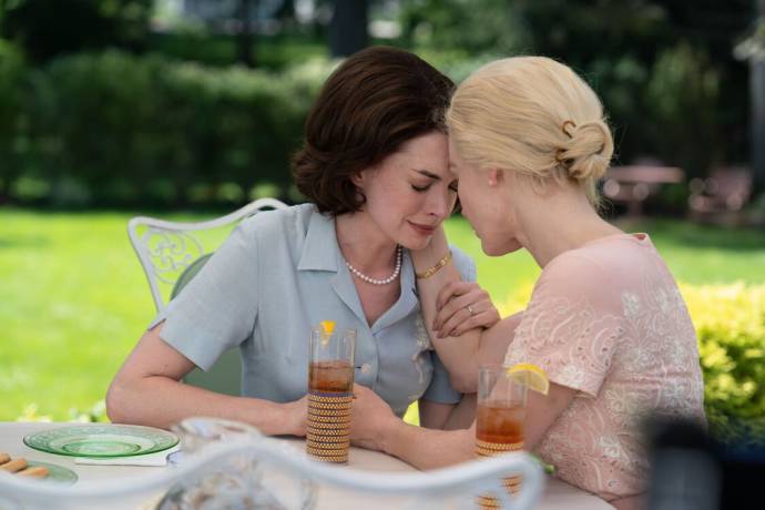 Anne Hathaway (Celine) en Jessica Chastain (Alice)