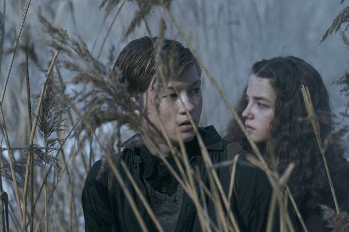 Orlando Schwerdt (Julien) en Ariella Glaser (Sara)
