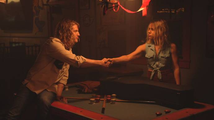 Sam Varga (Lucky Fontana) en Maggie Koerner (Billie Carton)