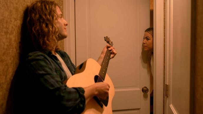 Sam Varga (Lucky Fontana) en Maggie Koerner (Billie Carton)