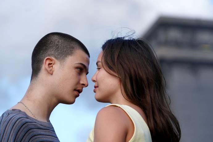 Malik Frikah (Clotaire (17 ans)) en Mallory Wanecque (Jackie (15 ans))