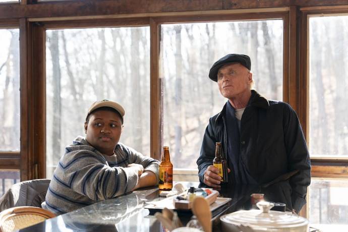 Miles J. Harvey (DJ (as Miles J Harvey)) en Ed Harris (Vincent) in Riff Raff