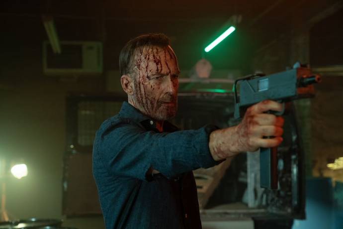 Bob Odenkirk (Hutch Mansell)