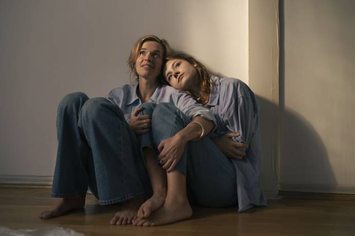 Thekla Reuten (Selma) en Sophie Lindner (Olivia)