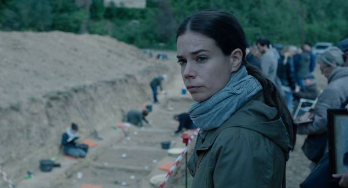 Laia Costa (Ariadna) in El maestro que prometió el mar