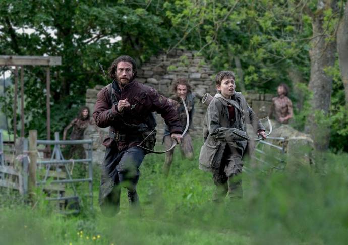 Aaron Taylor-Johnson (Jamie) en Alfie Williams (Spike) in 28 Years Later