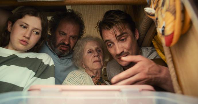 Juliette Gasquet (Anna), David Ayala (Bruno), Hélène Vincent (Marie) en Pierre Lottin (Rudy)