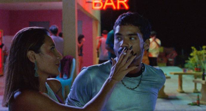 Nataly Rocha (Dayana) en Iago Xavier (Heraldo) in Motel Destino