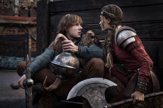 Mason Thames (Hiccup) en Nico Parker (Astrid) in Hoe Tem Je een Draak (NL)