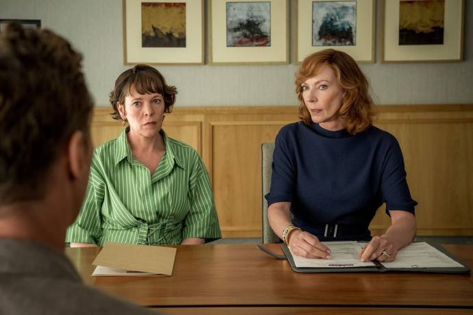 Olivia Colman (Ivy) en Allison Janney (Eleanor)