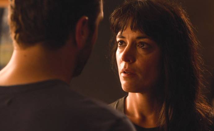 Pio Marmaï (Alex Perthuis) en Vimala Pons (Emillia Demetriu)