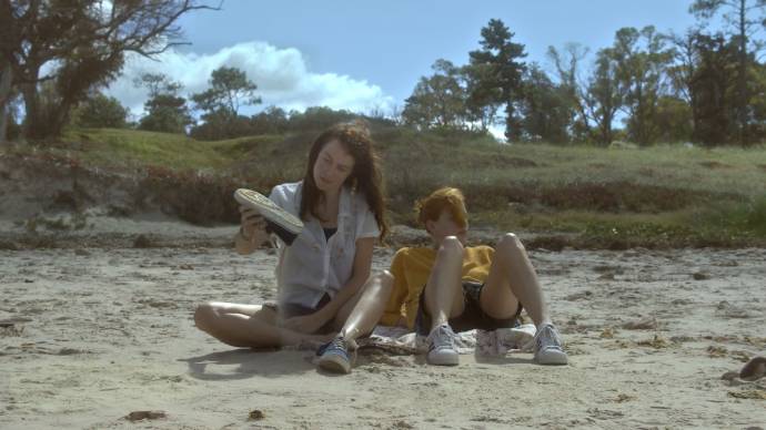 Victoria Jorge (Elena) en Chiara Hourcade (Adela)